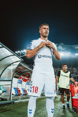  Kazim Gunyar Photographer & Director