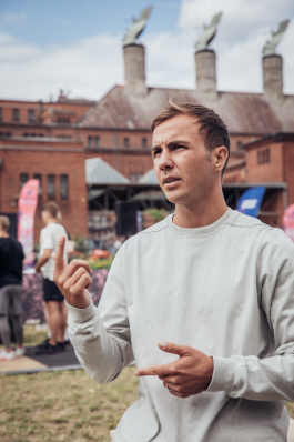  Kazim Gunyar Photographer & Director